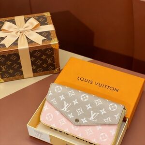 <AUTHENTIC>Louis Vuitton Leather Crossbody Bag in Pink